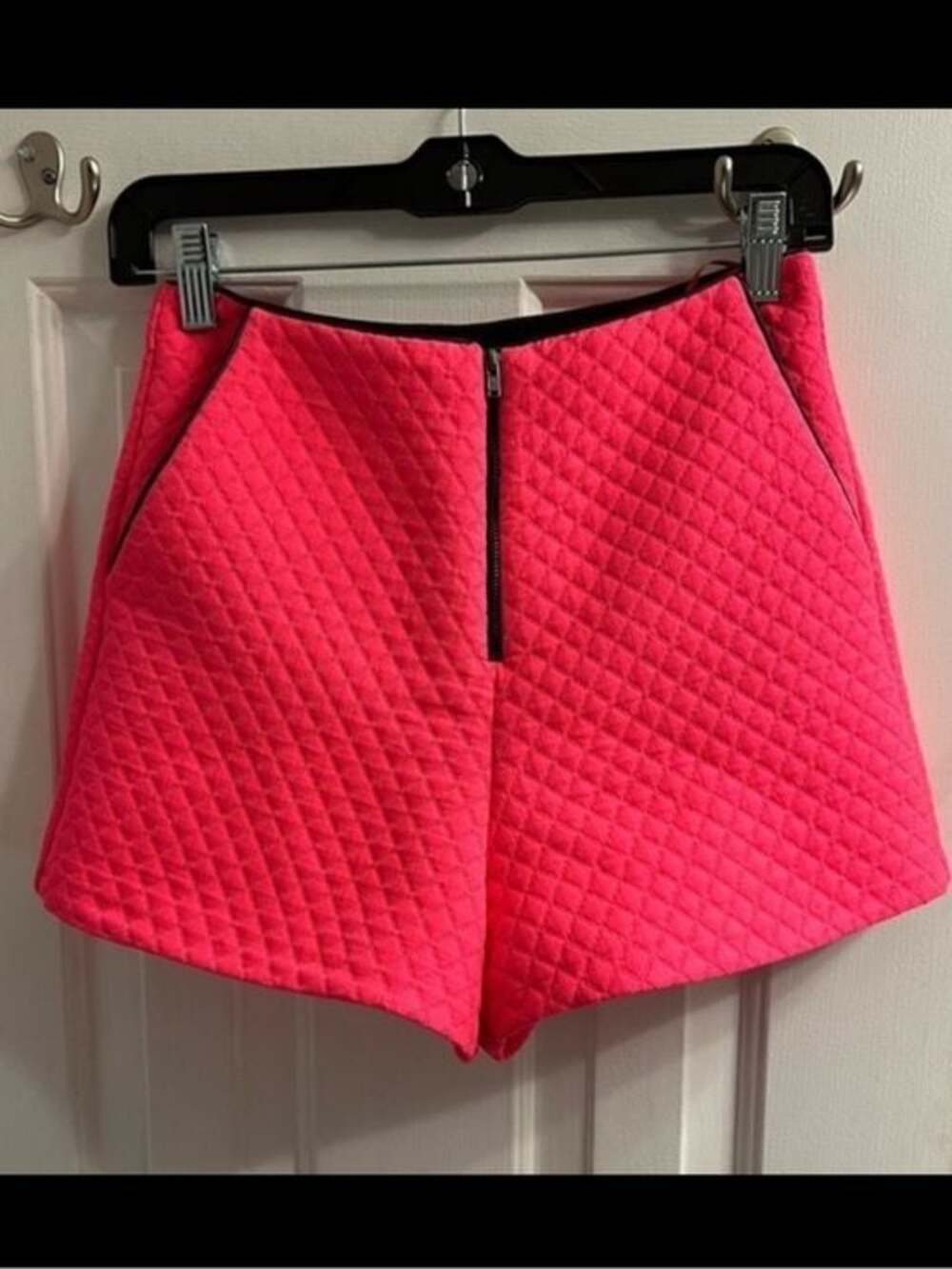 [JUST IN] Topshop Pink Quilted High Waisted Shorts Sz 4 - Picture 2 of 8